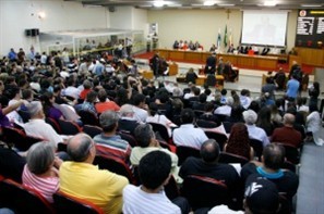 Vereadores rejeitam aumento de cadeiras na Câmara de Maringá